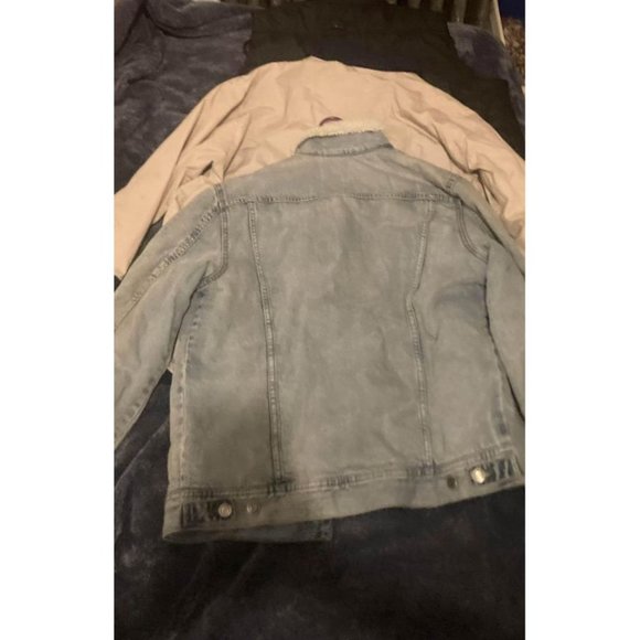 Spring/Summer Outwear - Picture 3 of 3